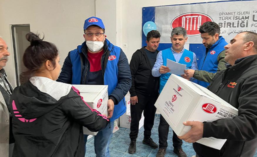 Arnavutluk genelinde Tiran, Kavalye, Berat gibi farklı bölgelerinde yaklaşık 800 ihtiyaç sahibi aileye ramazan yardımı ulaştırıldı.